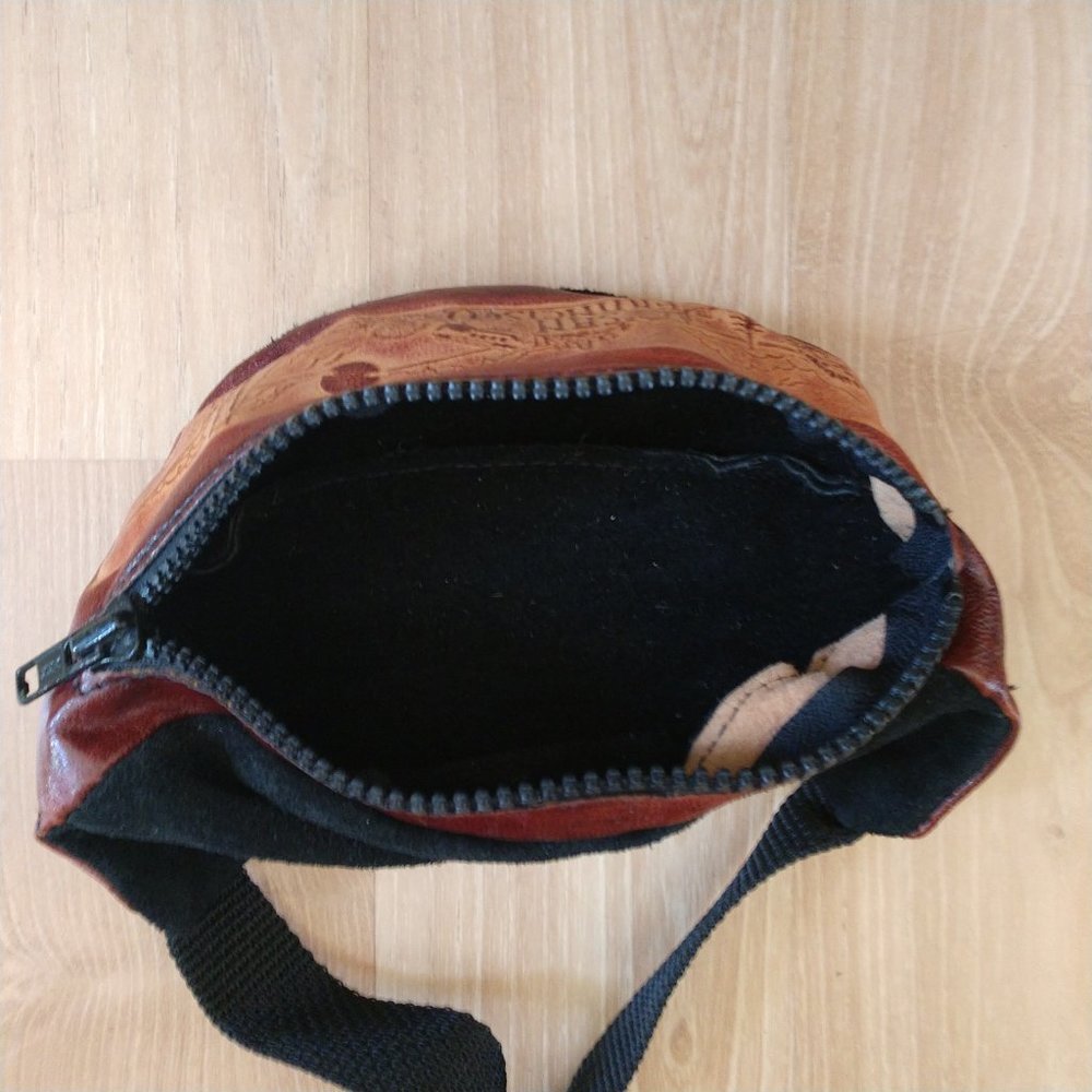 SAN FRANCISCO HAND TOOLED LEATHER FANNY PACK ADJUSTABLE WAIST PURSE BAG SOUVENIR - Picture 3 of 5